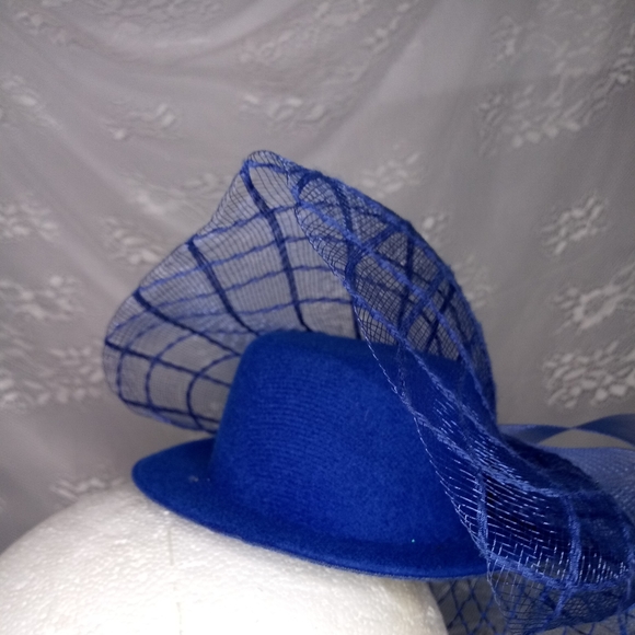 Fascinator Hat - Picture 2 of 3